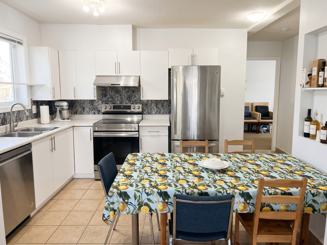 9681 157 Street - Photo 7 of 9