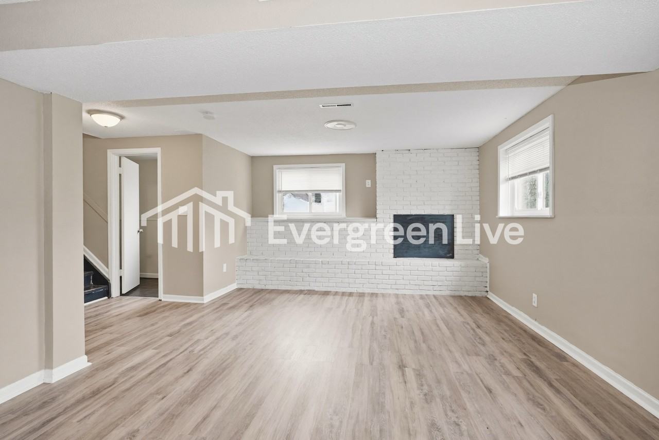 4928 Comstock Dr - Photo 4 of 15