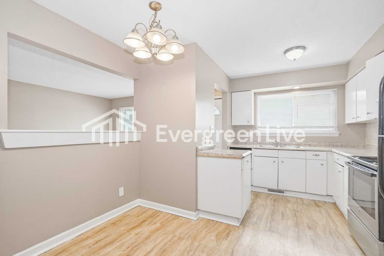 4928 Comstock Dr - Photo 7 of 15