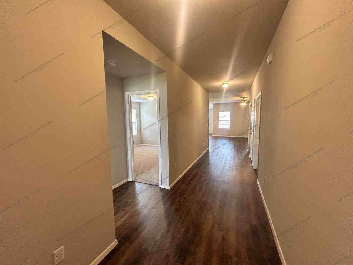 8015 Dogwood Dr - Photo 2 of 10