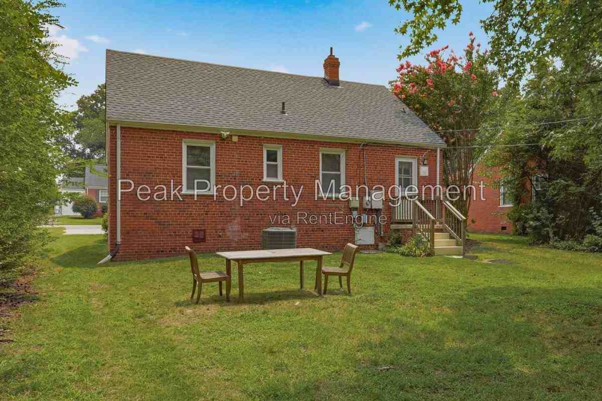 6410 Morningside Dr - Photo 3 of 10