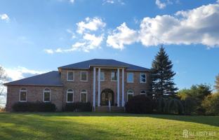 featured image of 2 Groendyke Cir