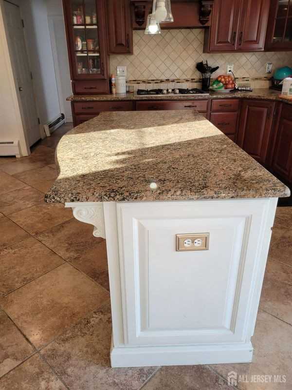2 Groendyke Cir - Photo 5 of 23