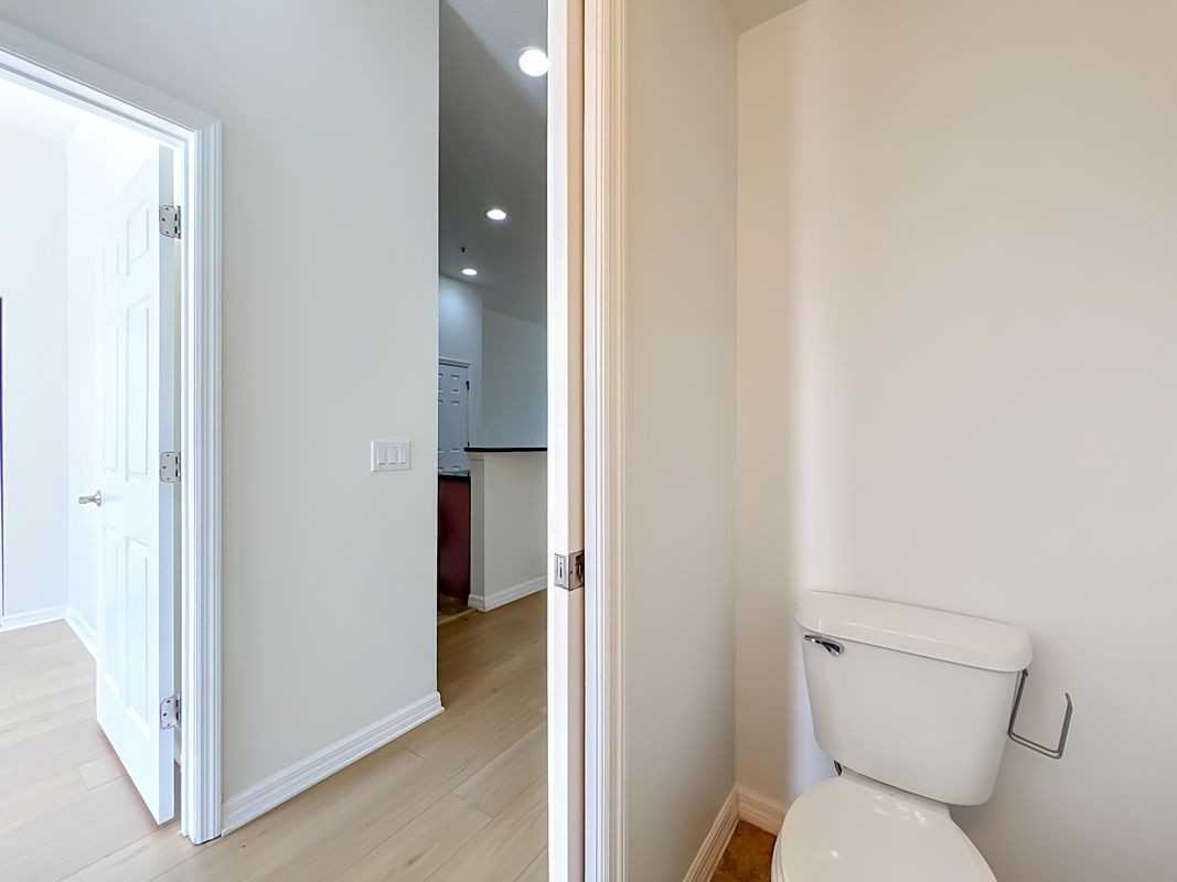 3716 Avalon Park East Blvd - Photo 3 of 45