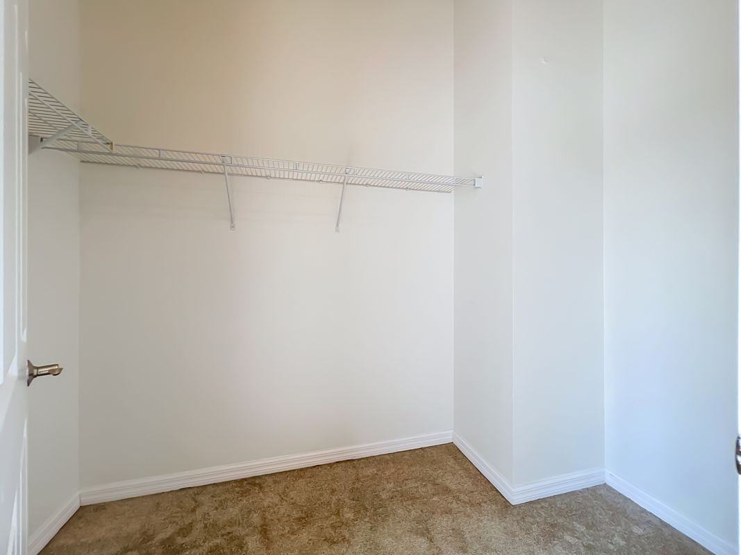 3716 Avalon Park East Blvd - Photo 5 of 45
