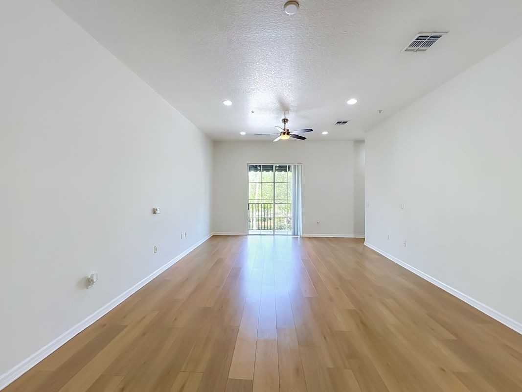3716 Avalon Park East Blvd - Photo 6 of 45