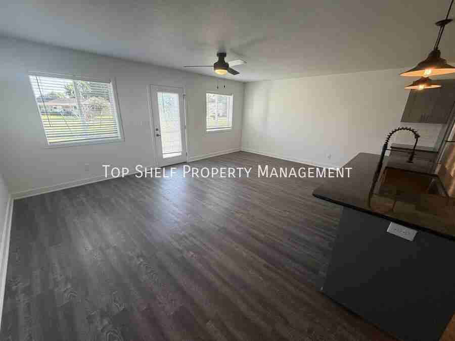 2103 Willis Ave - Photo 2 of 14