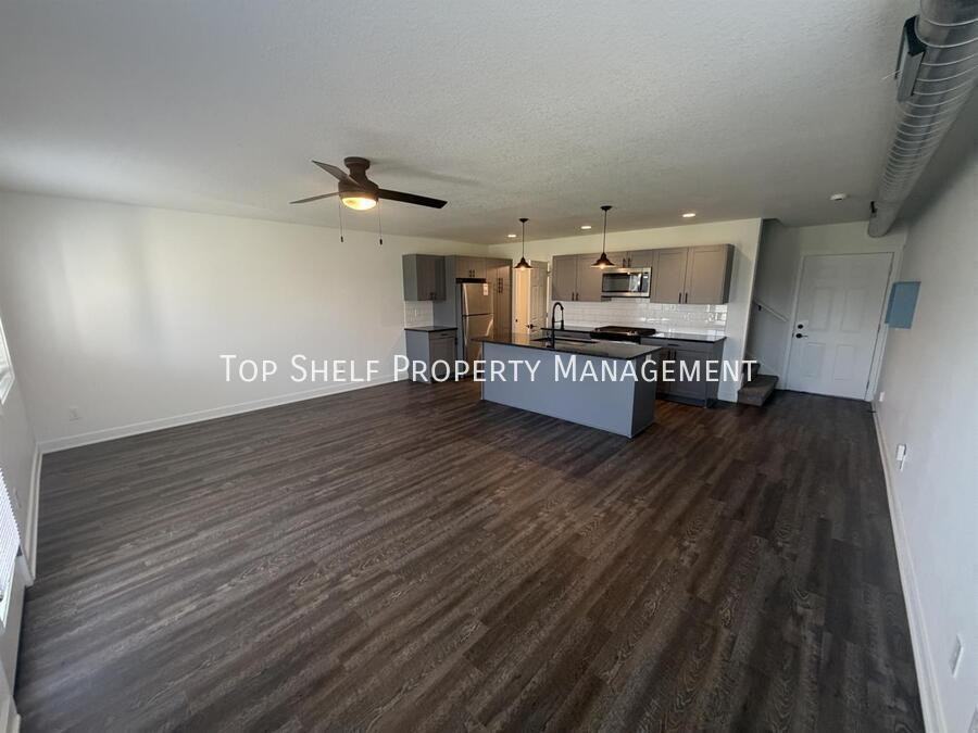 2103 Willis Ave - Photo 3 of 14