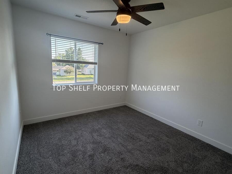 2103 Willis Ave - Photo 6 of 14