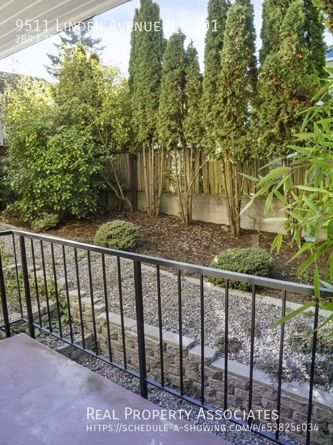 9511 Linden Ave N #101 - Photo 5 of 12
