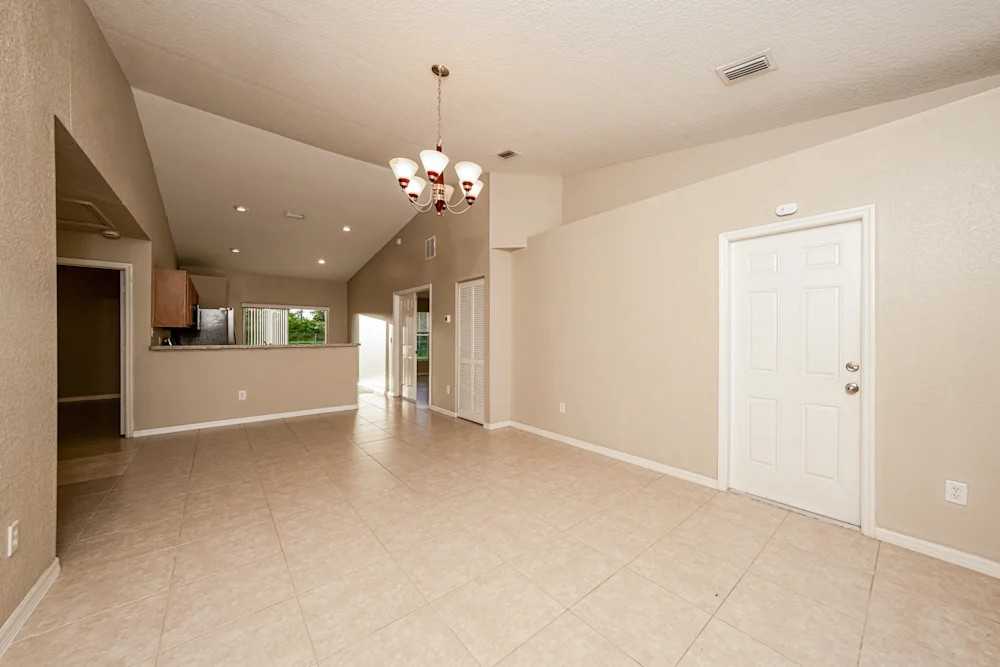 1663 East Breezy Lane - Photo 5 of 6