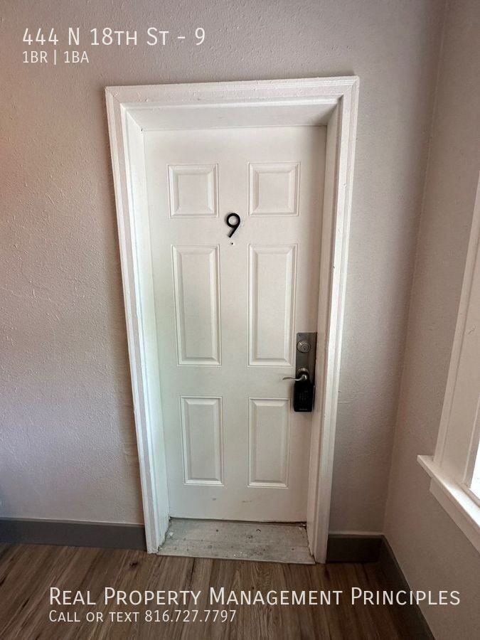 444 N 18th St #9 - Photo 4 of 12