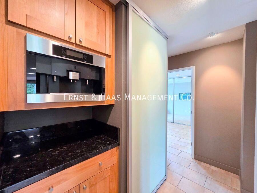 2101 E 2nd St #301 - Photo 4 of 30