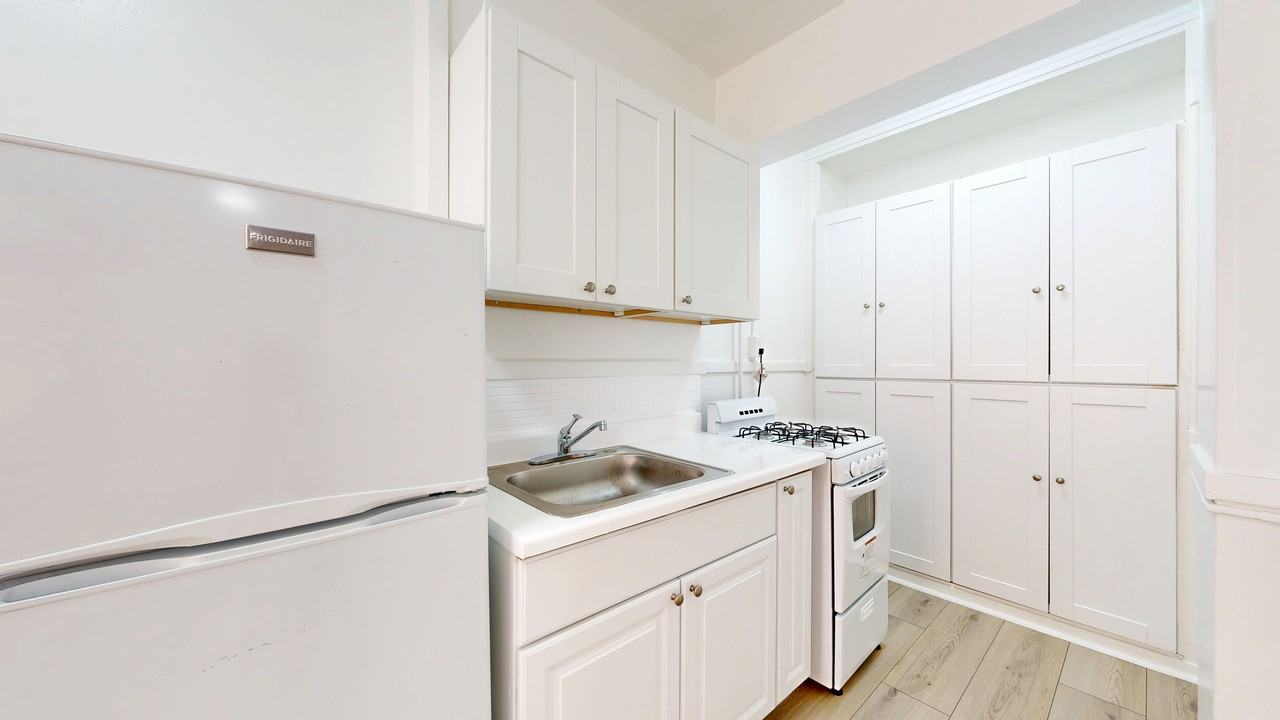 507 Taylor St #208