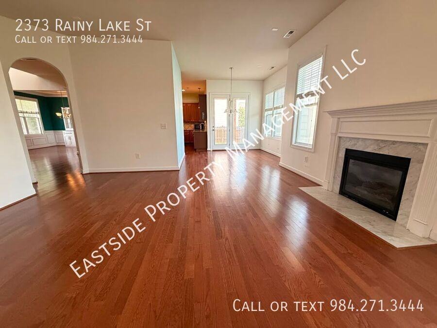 2373 Rainy Lake St - Photo 3 of 25