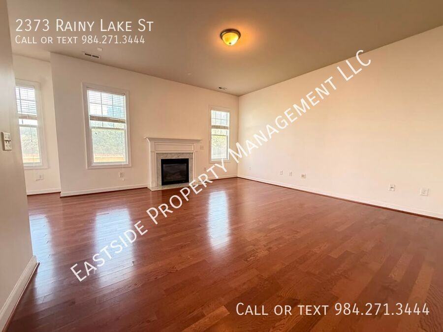 2373 Rainy Lake St - Photo 4 of 25