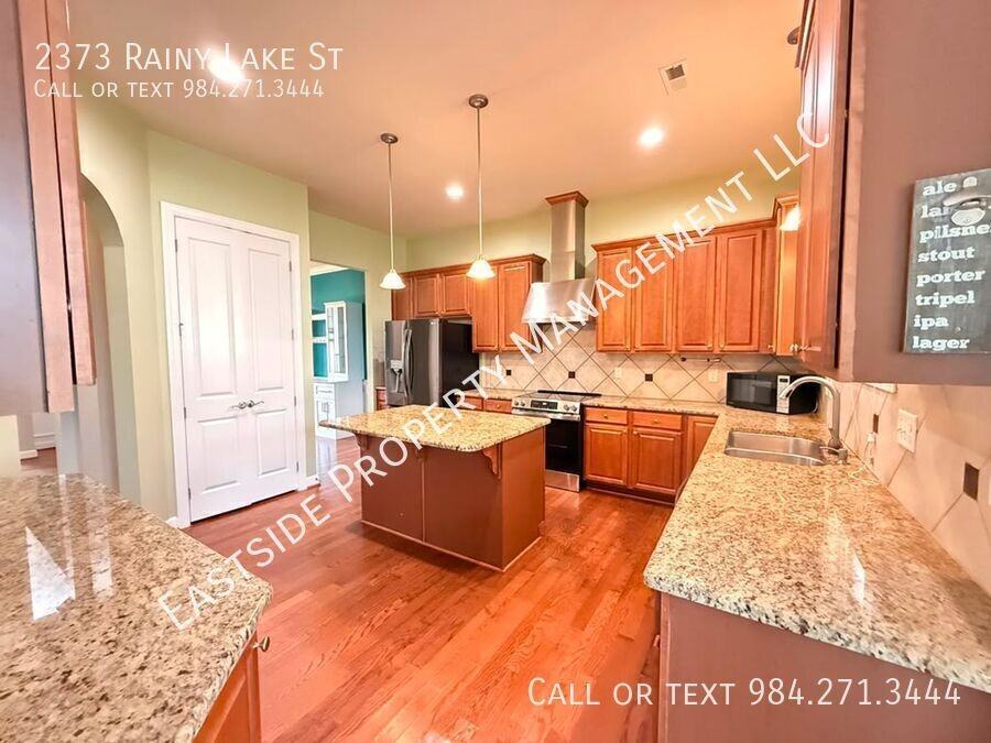 2373 Rainy Lake St - Photo 6 of 25