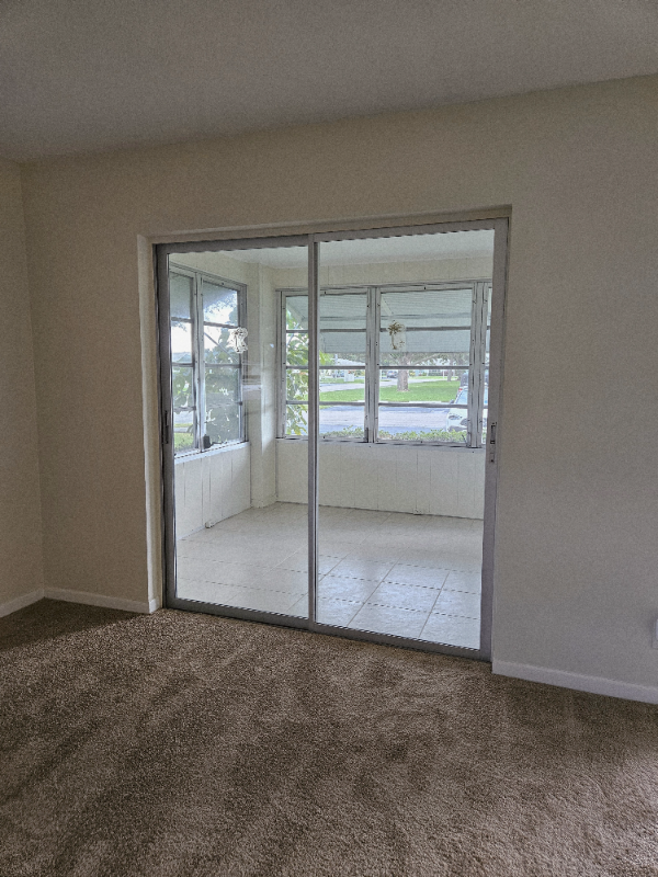 277 High Point Ct W #D - Photo 4 of 21