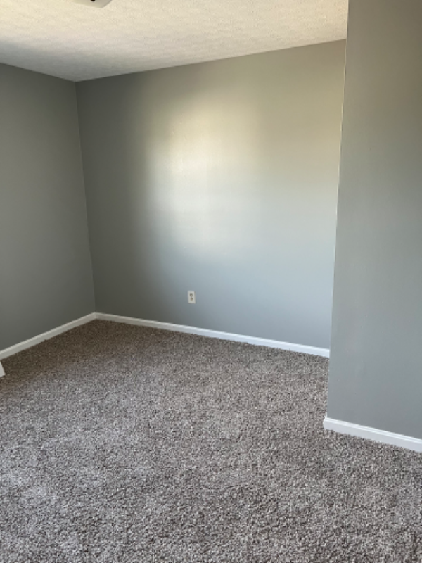 2733 Pioneer Ct - Photo 4 of 11