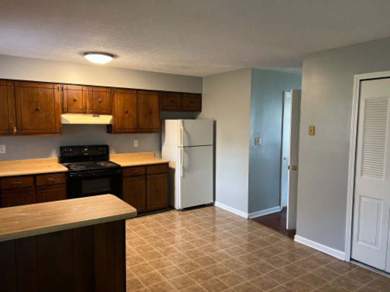 2733 Pioneer Ct - Photo 7 of 11