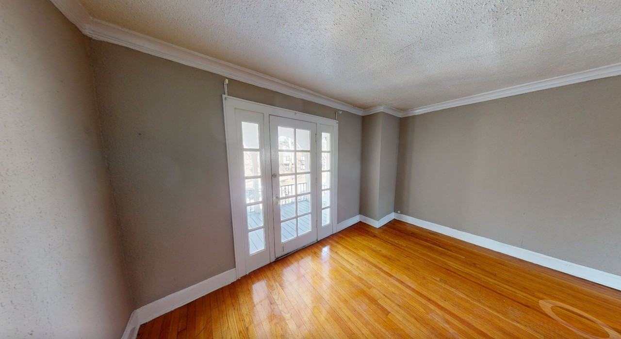 4333 Roanoke Pkwy - Photo 4 of 10
