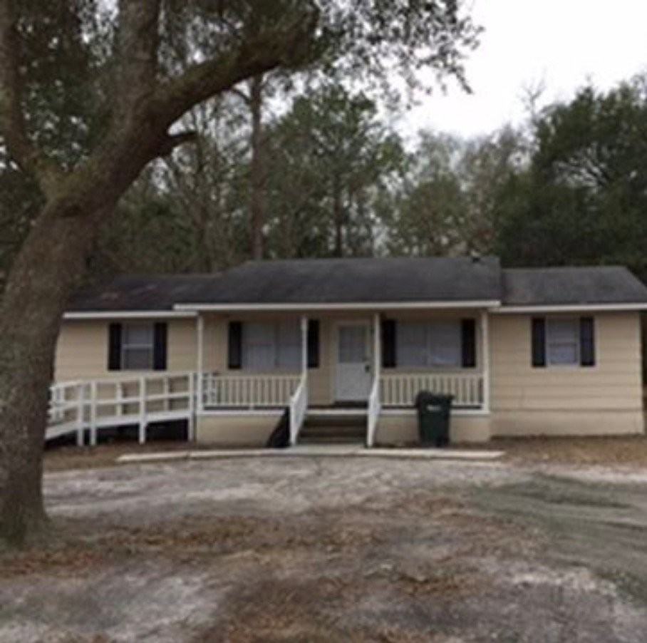 207 Griffin Rd - Photo 2 of 19