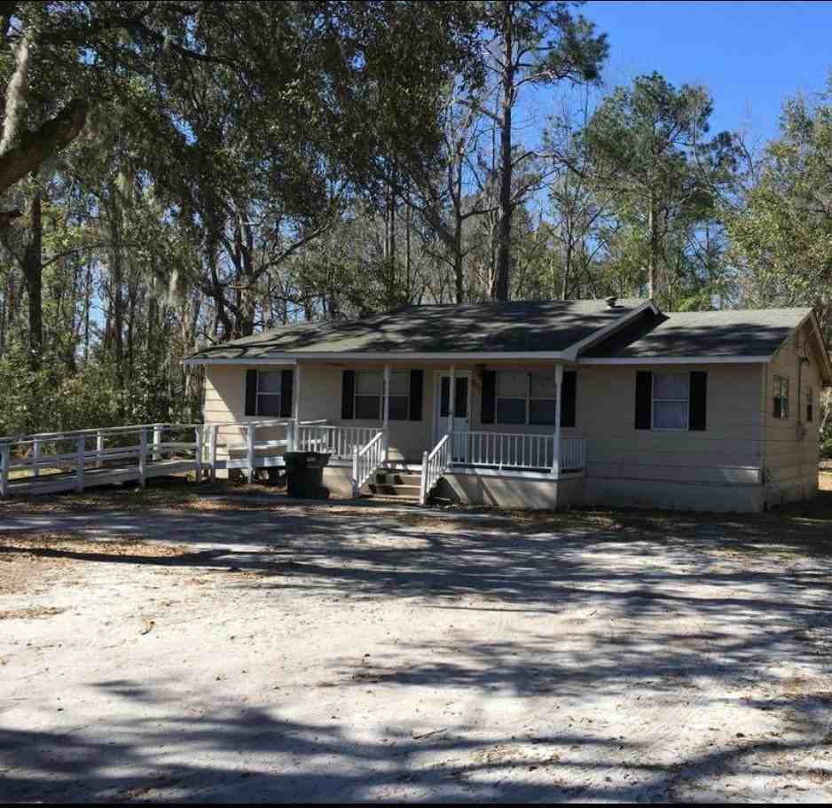 207 Griffin Rd - Photo 4 of 19