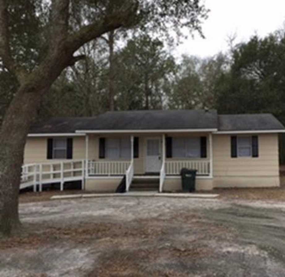 207 Griffin Rd - Photo 5 of 19