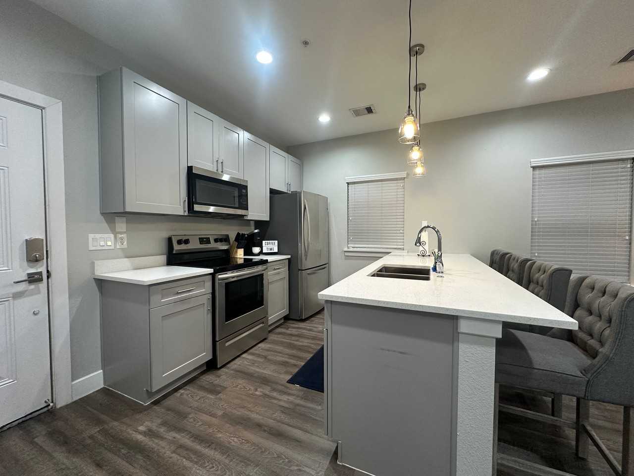 144 W 5th St #B - Photo 5 of 13