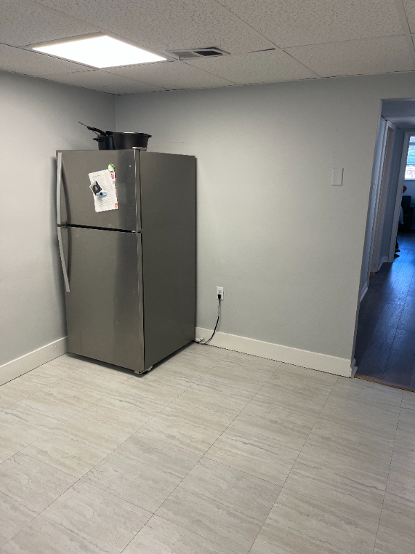 123 Maryland Ave #2 - Photo 3 of 20