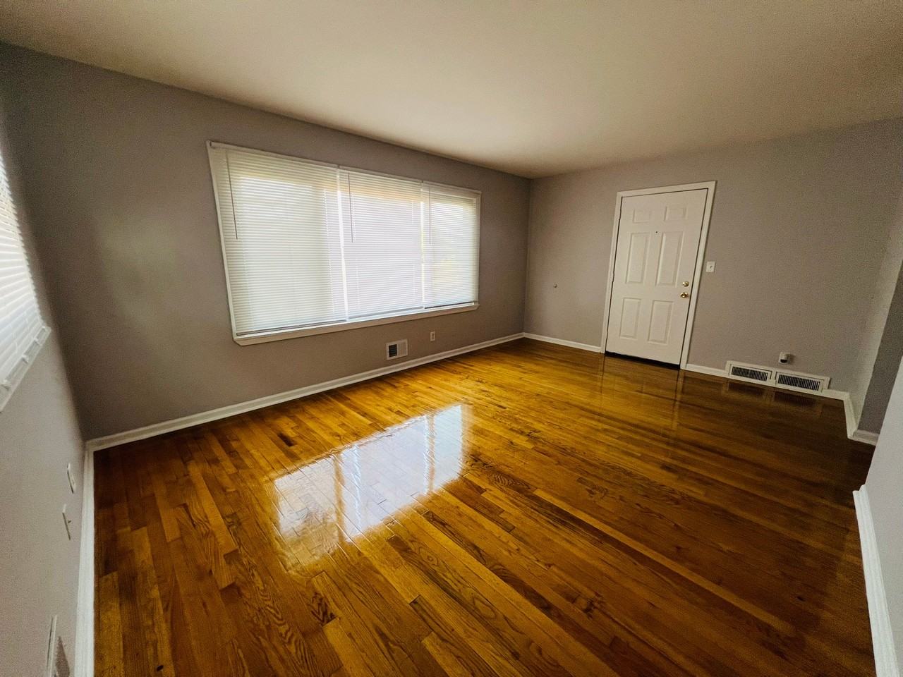 4702 35th Ave - Photo 2 of 11