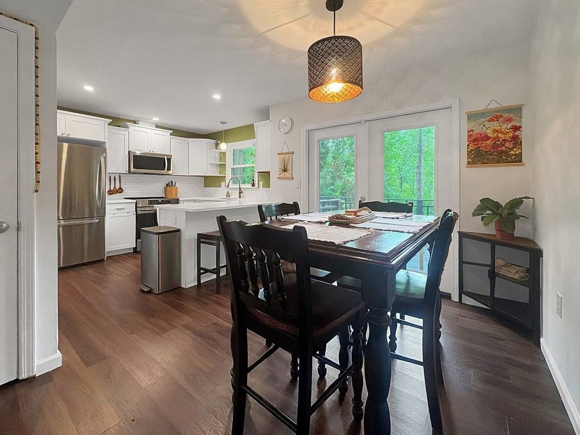 902 Creekside Dr #2B - Photo 5 of 26