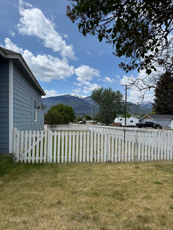 501 Buck St - Photo 2 of 10