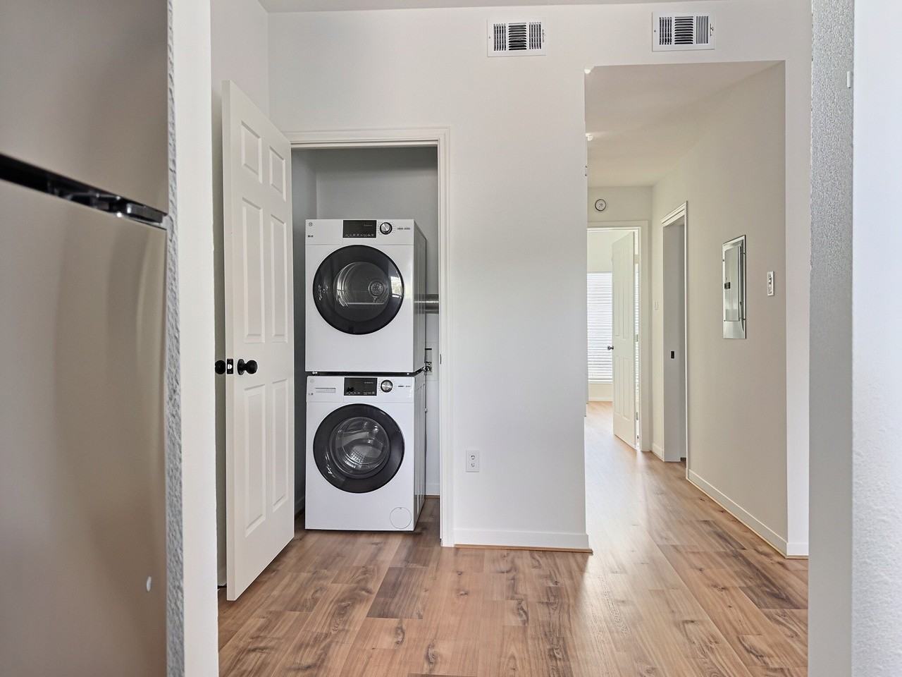 2323 Fairwind Rd #105 - Photo 3 of 20