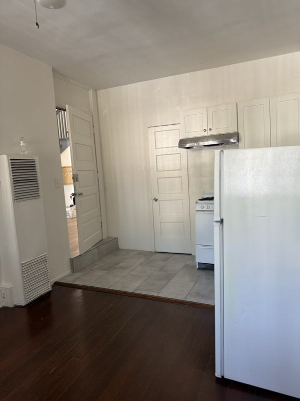 1114 Poinsettia Dr - Photo 2 of 11