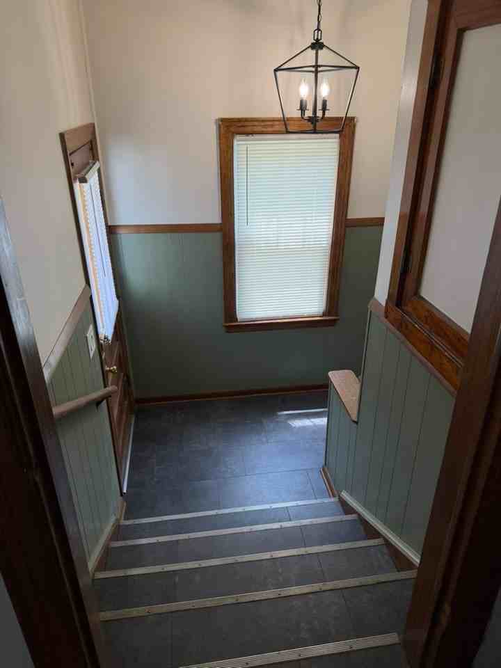 307 N Main St - Photo 2 of 17