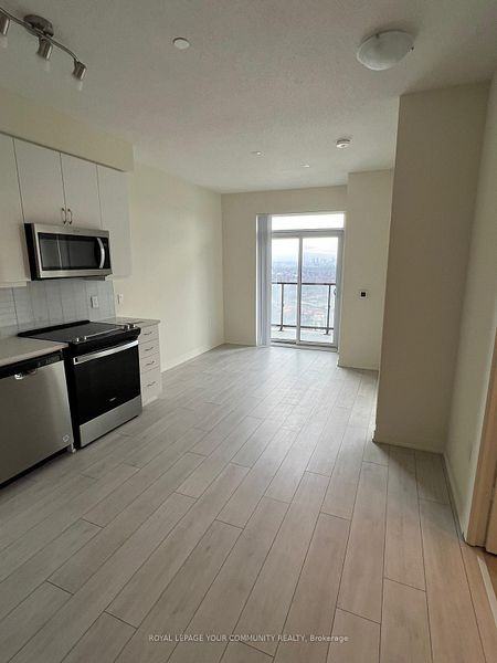 38 Annie Craig Drive #2910 - Photo 2 of 7