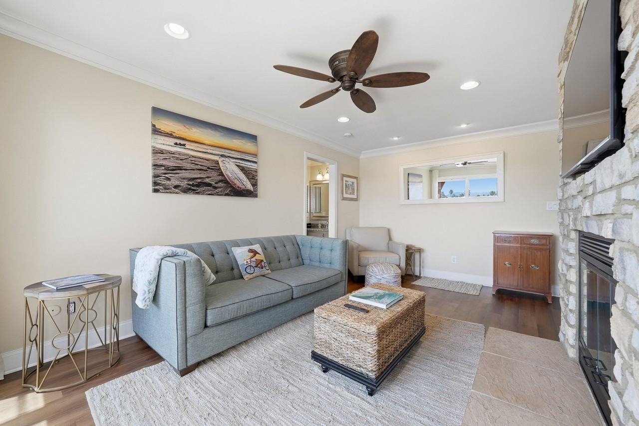 840 Turquoise St #304 - Photo 3 of 20