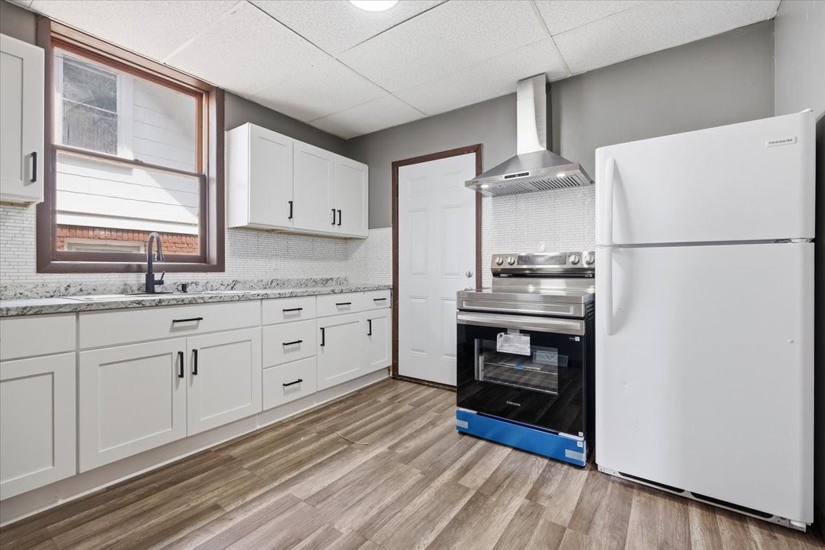 142 Western Ave - Photo 5 of 13