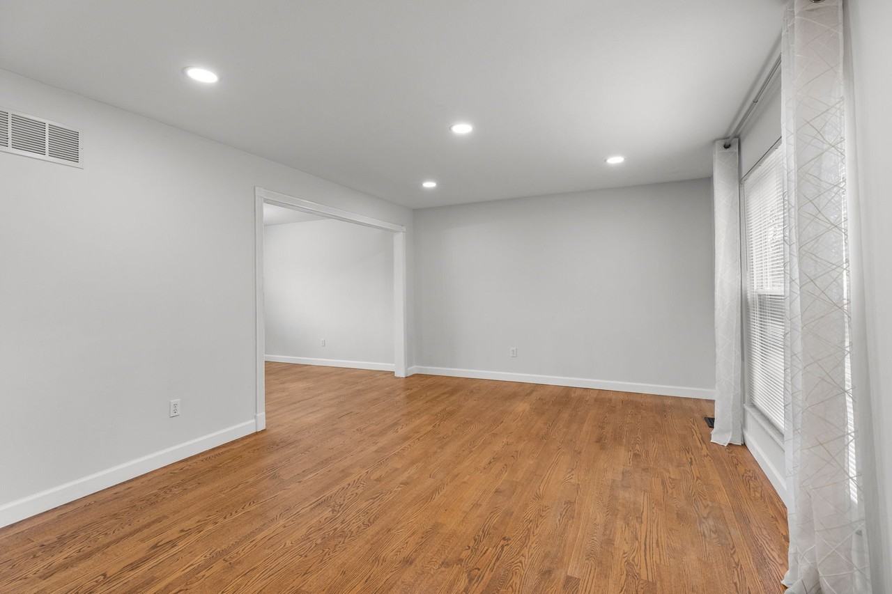701 Oak Run Ln - Photo 4 of 49