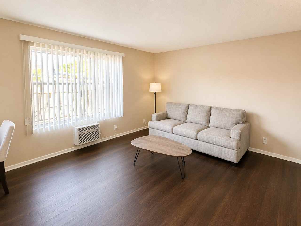 721 W 30th St #12 - Photo 4 of 9