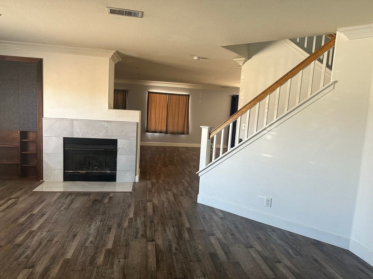 2660 Glenview Dr - Photo 3 of 10