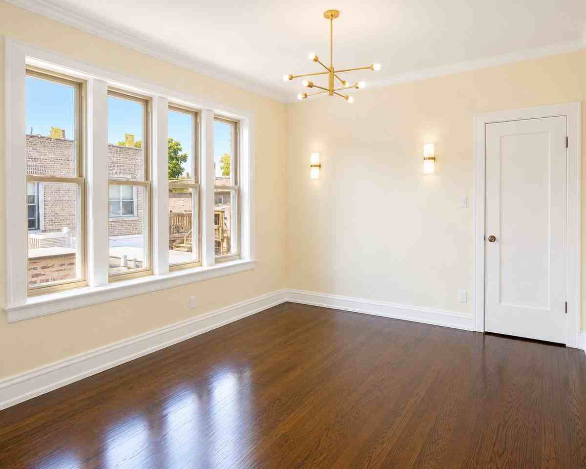 7943 S Vernon Ave #1 - Photo 3 of 5