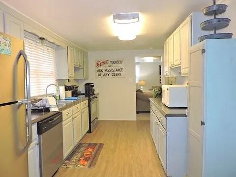 427 W Washington St - Photo 6 of 11