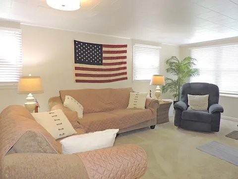 427 W Washington St - Photo 7 of 11