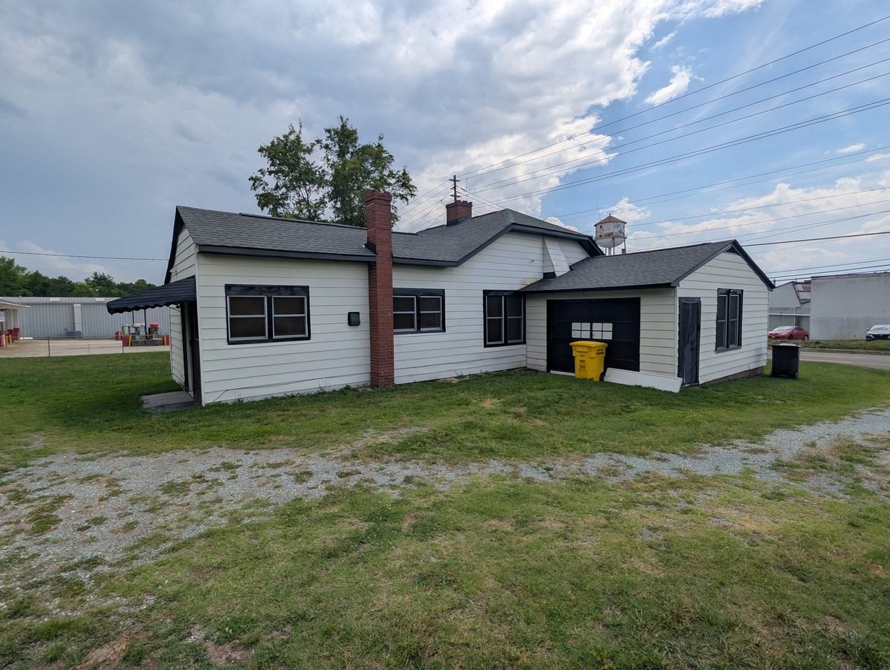 1824 N Main St - Photo 3 of 21