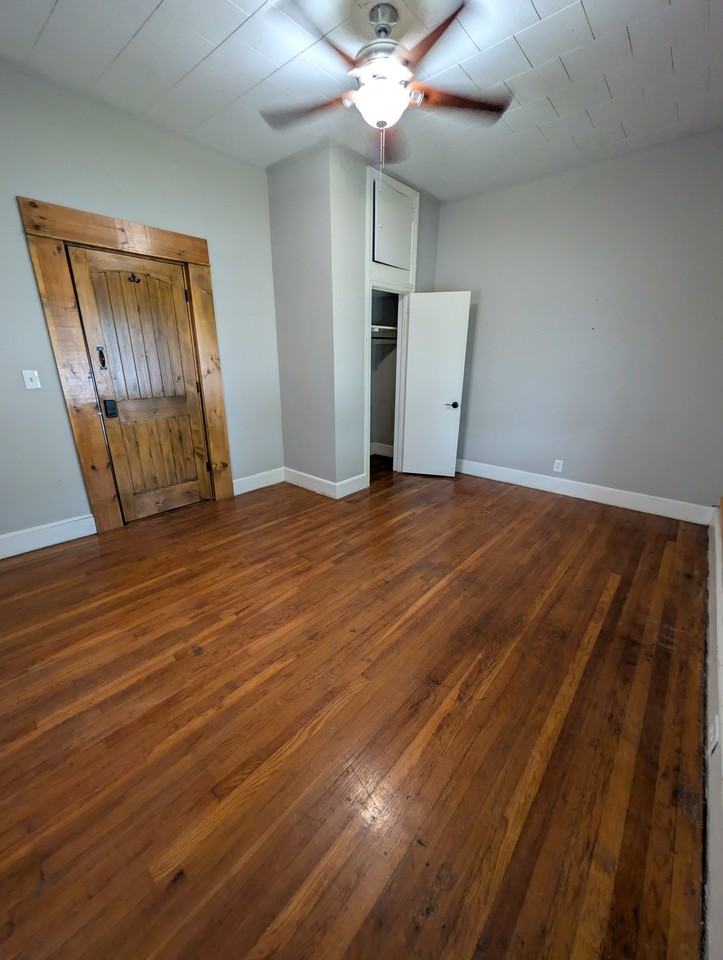 1824 N Main St - Photo 5 of 21