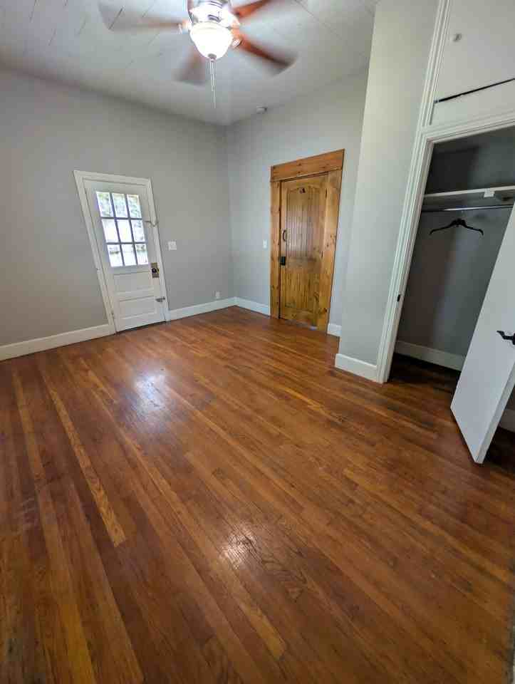 1824 N Main St - Photo 6 of 21