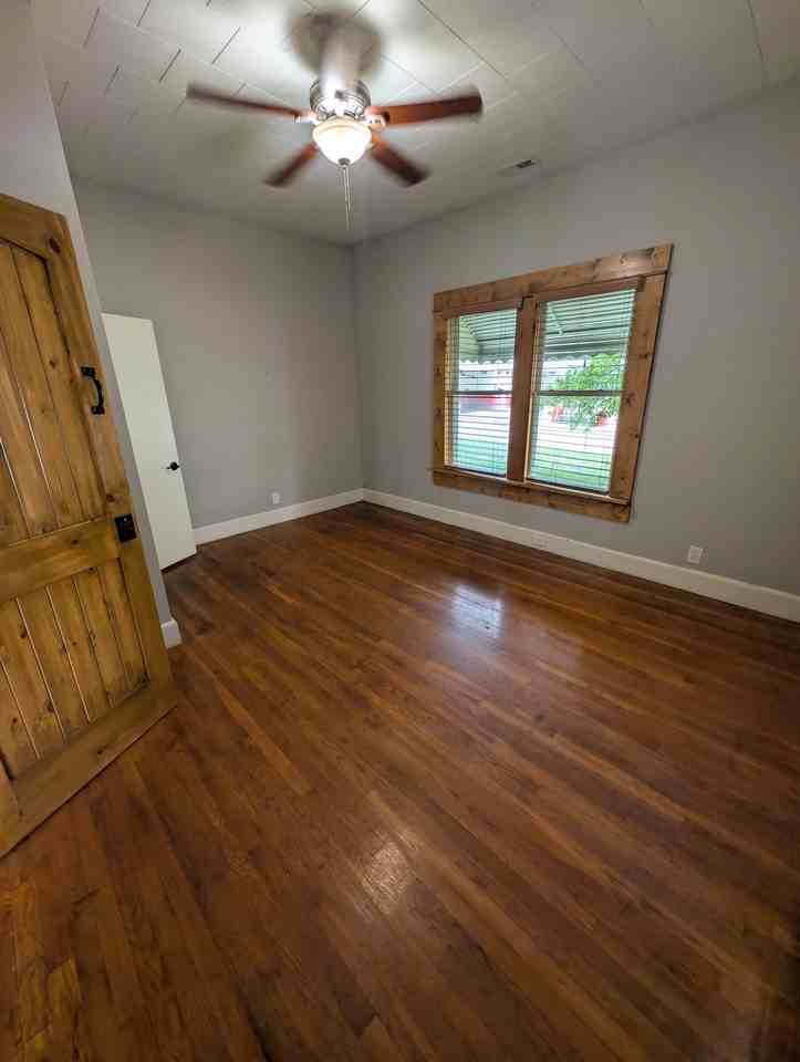 1824 N Main St - Photo 7 of 21