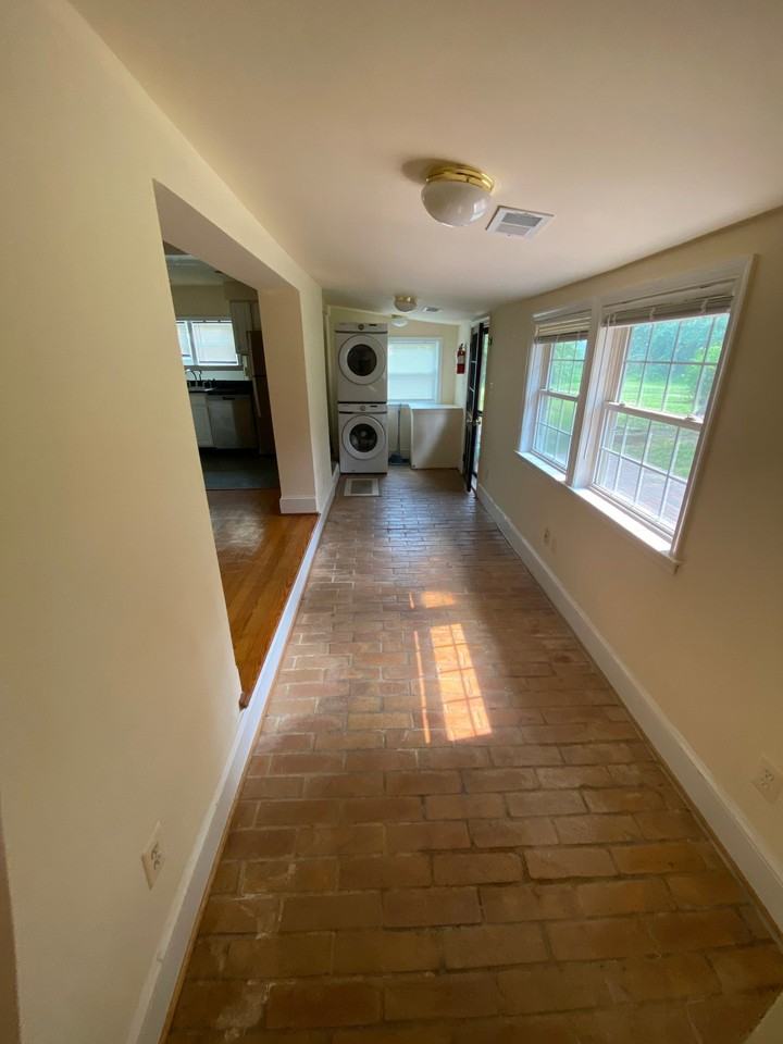 4013 Graceland Ln - Photo 6 of 10